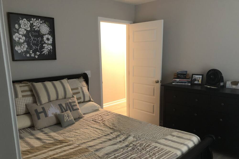 Photo of Bedroom in Statesboro