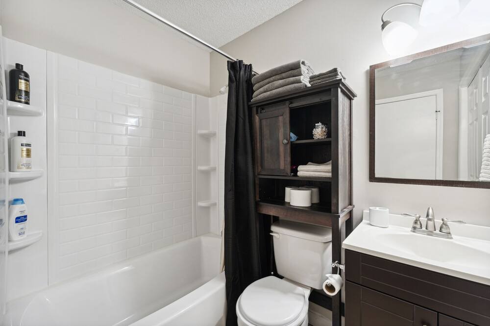 Photo of Bathroom in Hinesville