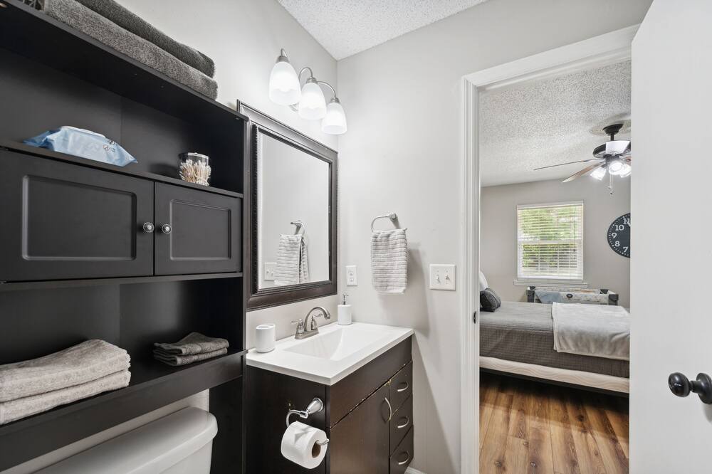 Photo of Bathroom in Hinesville