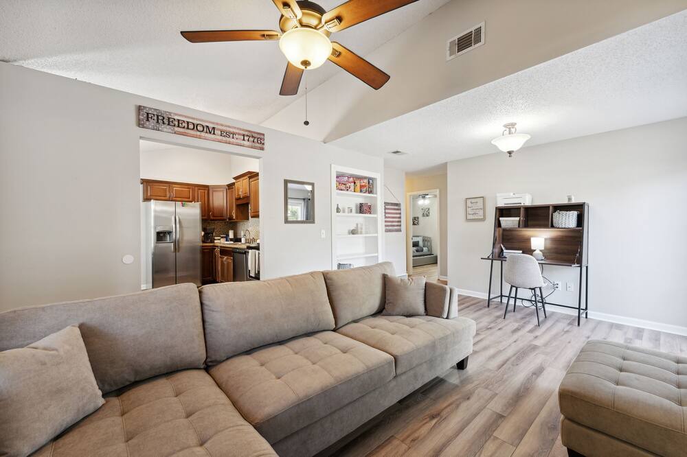 Photo of Livingroom in Hinesville
