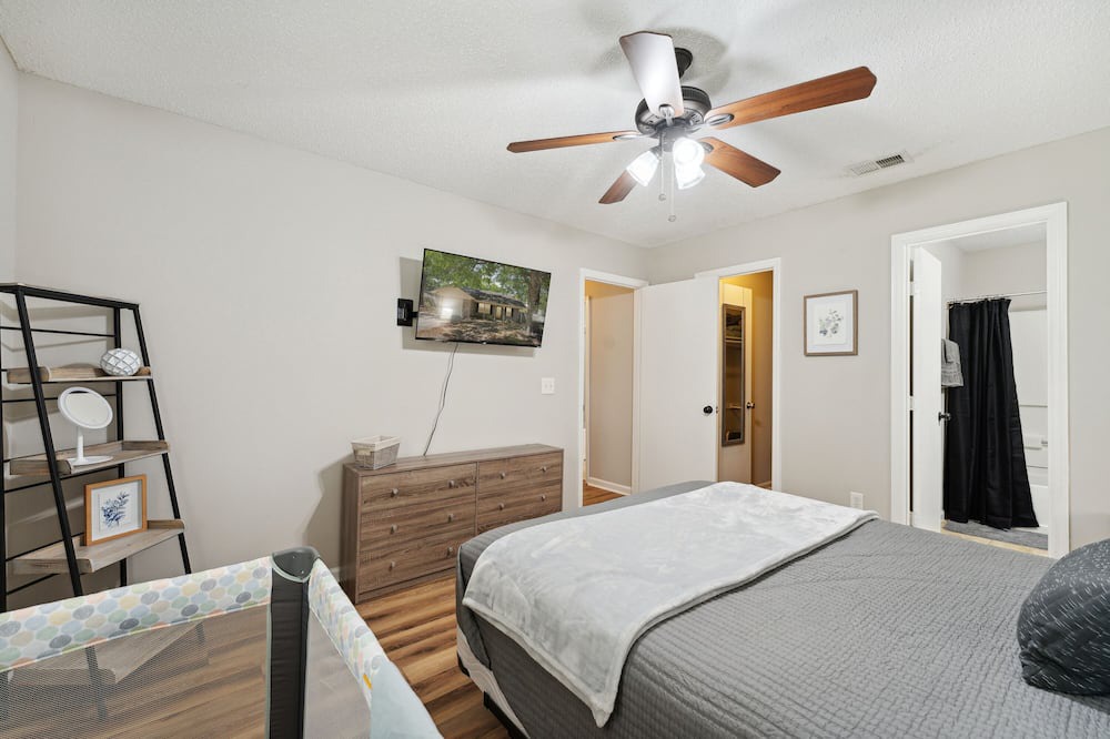 Photo of Bedroom in Hinesville
