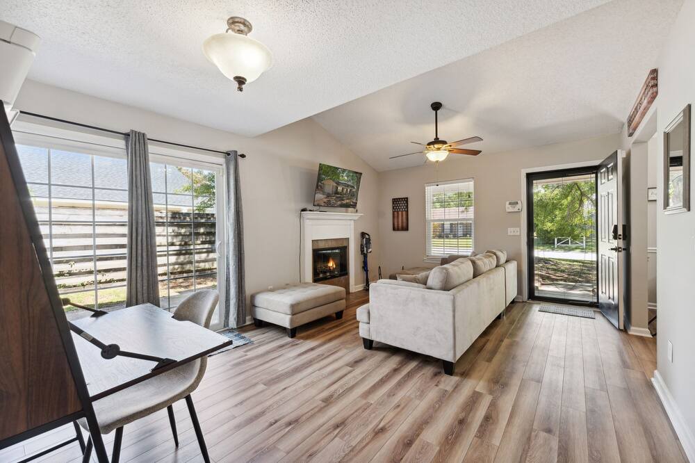 Photo of Livingroom in Hinesville