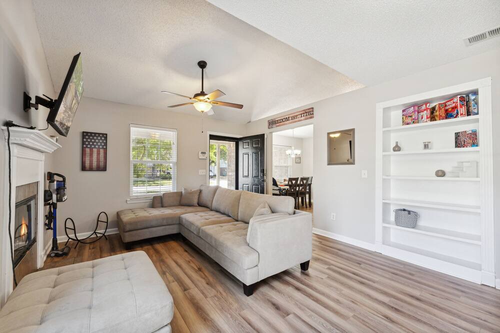 Photo of Livingroom in Hinesville