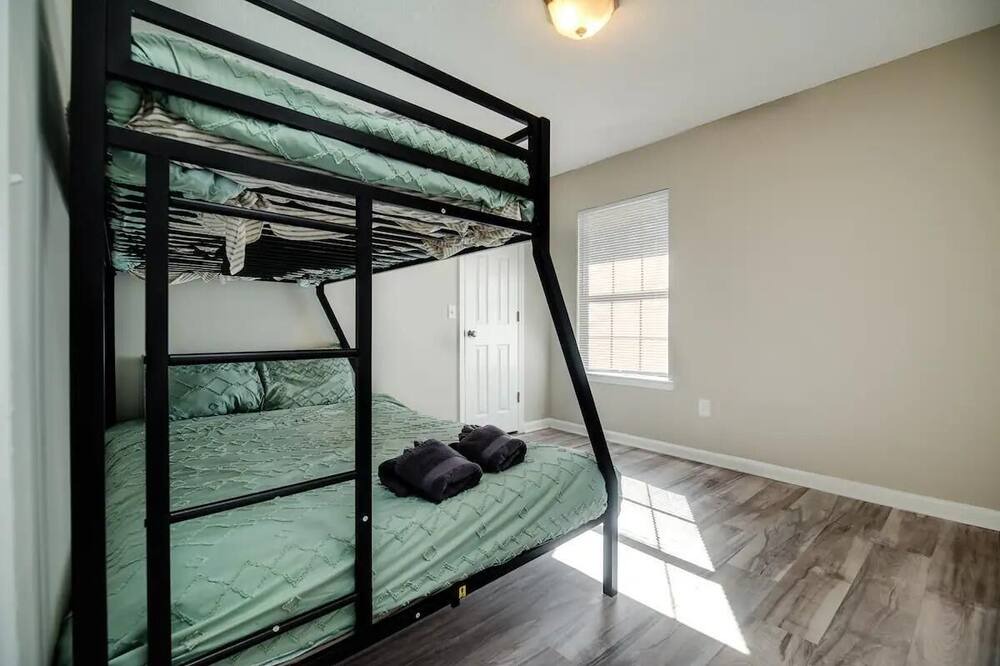 Photo of Bedroom in Hinesville