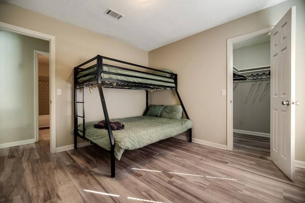 Photo of Bedroom in Hinesville