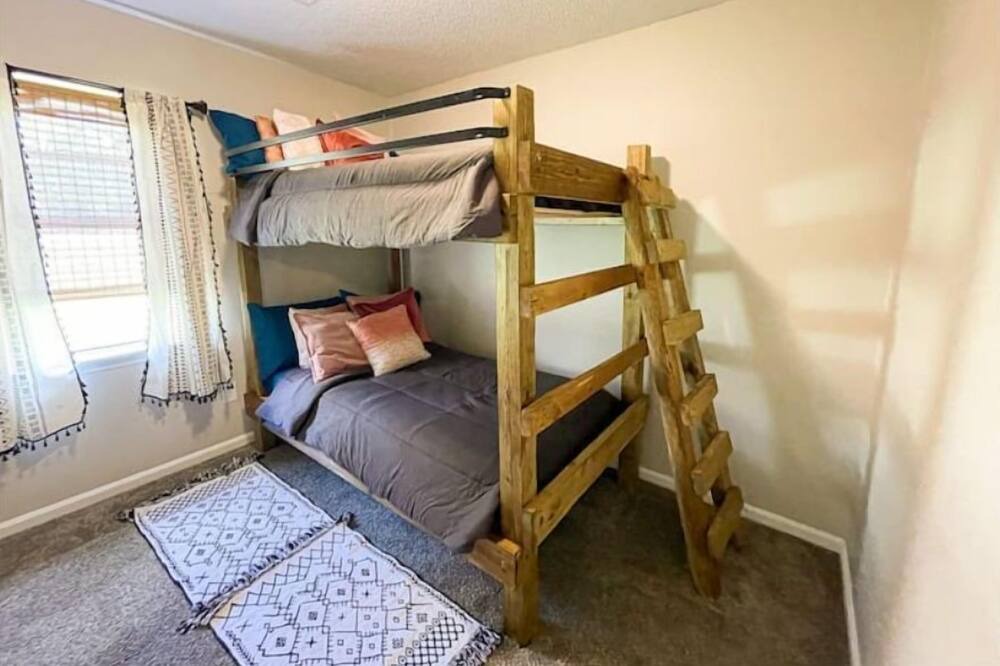 Photo of Bedroom in Hinesville