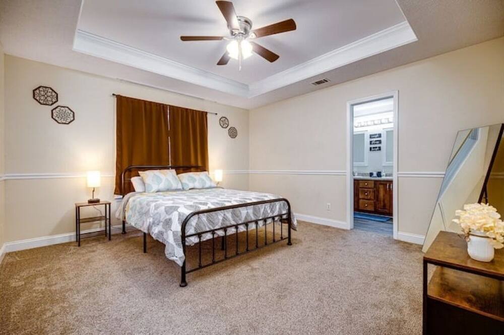 Photo of Bedroom in Hinesville