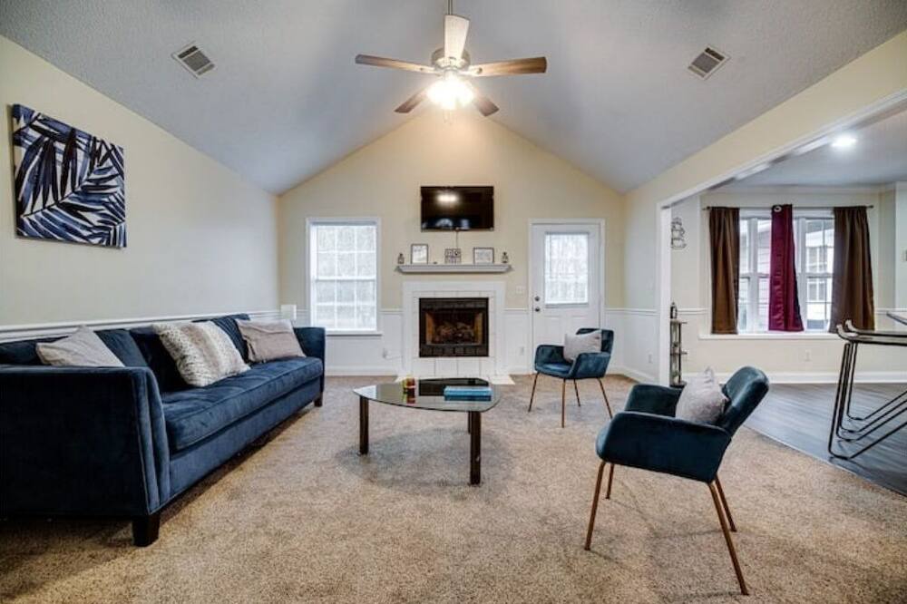 Photo of Livingroom in Hinesville