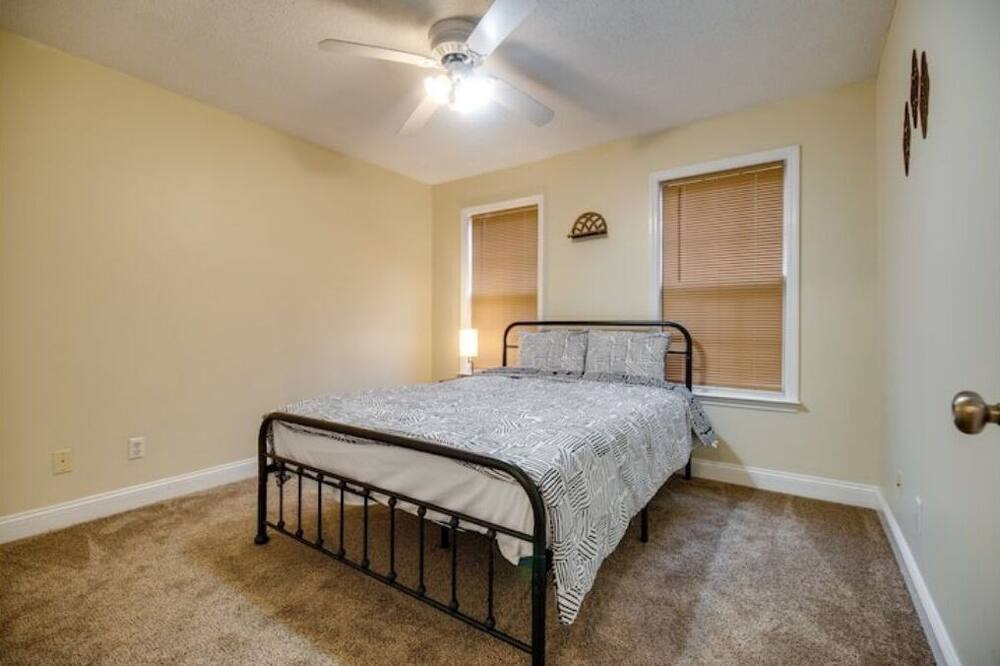 Photo of Bedroom in Hinesville