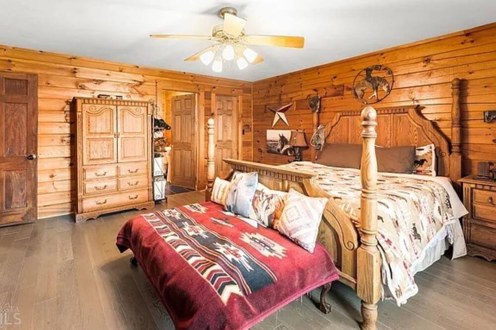 Photo of Bedroom in Cleveland