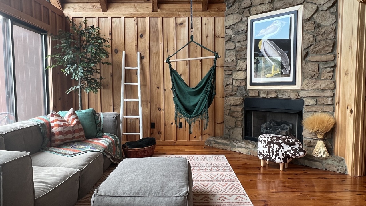 Photo of Livingroom in Six Mile