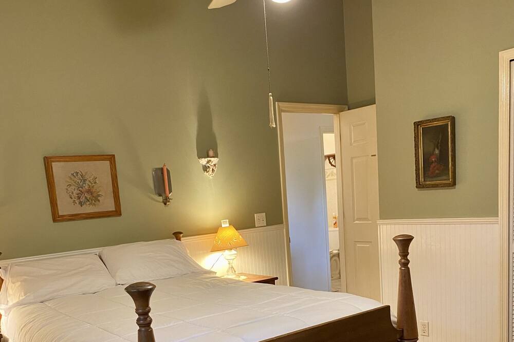 Photo of Bedroom in Floridana Beach