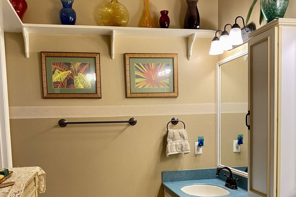 Photo of Bathroom in Floridana Beach