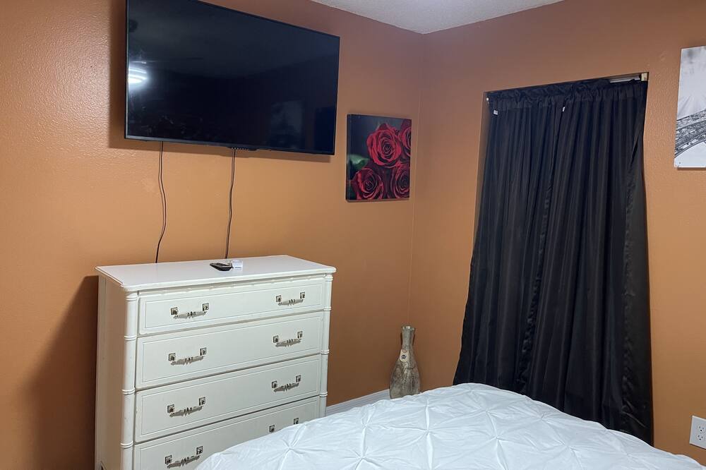 Photo of Bedroom in Valrico