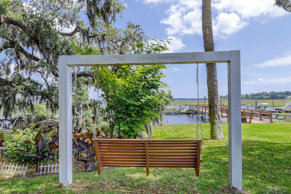 Photo of Others in Burnside Island