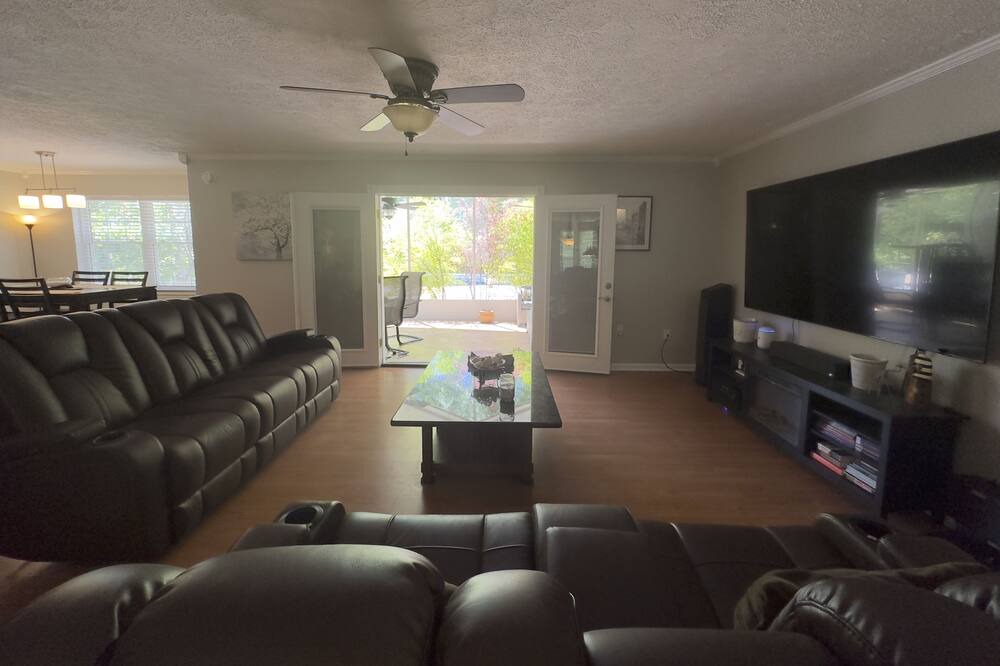 Photo of Livingroom in Pooler