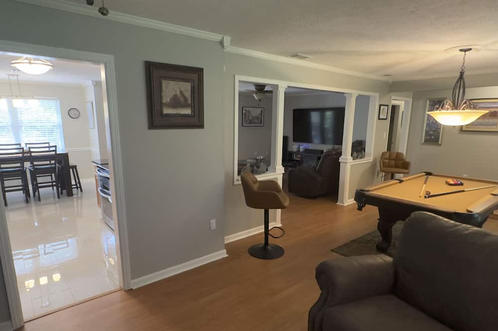 Photo of Livingroom in Pooler