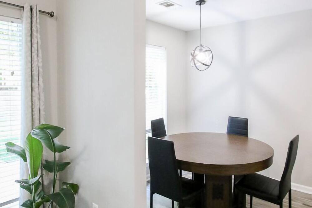 Photo of Livingroom in Pooler