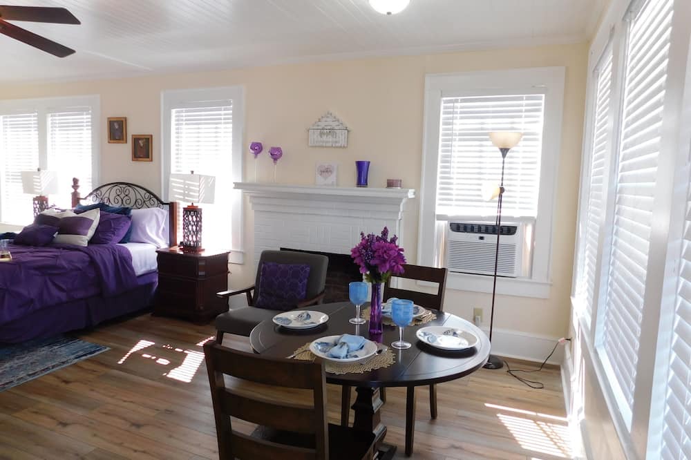 Photo of Bedroom in Summertown