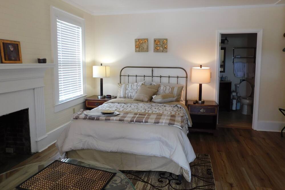 Photo of Bedroom in Summertown