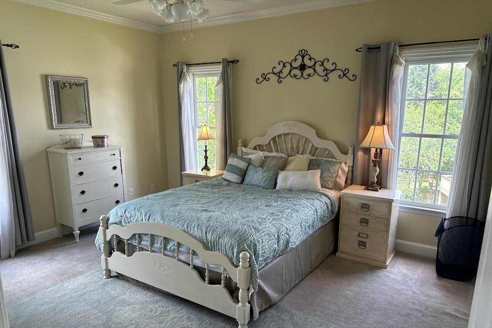 Photo of Bedroom in Cleveland
