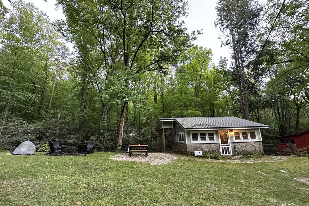 Photo of Outdoor in Rocky Bottom