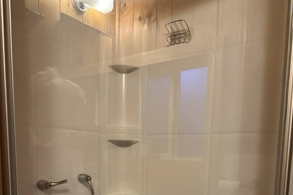 Photo of Bathroom in Rocky Bottom