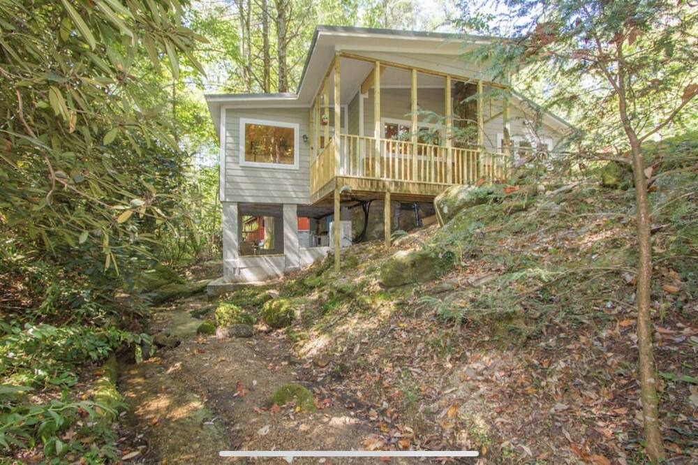 Photo of Outdoor in Rocky Bottom