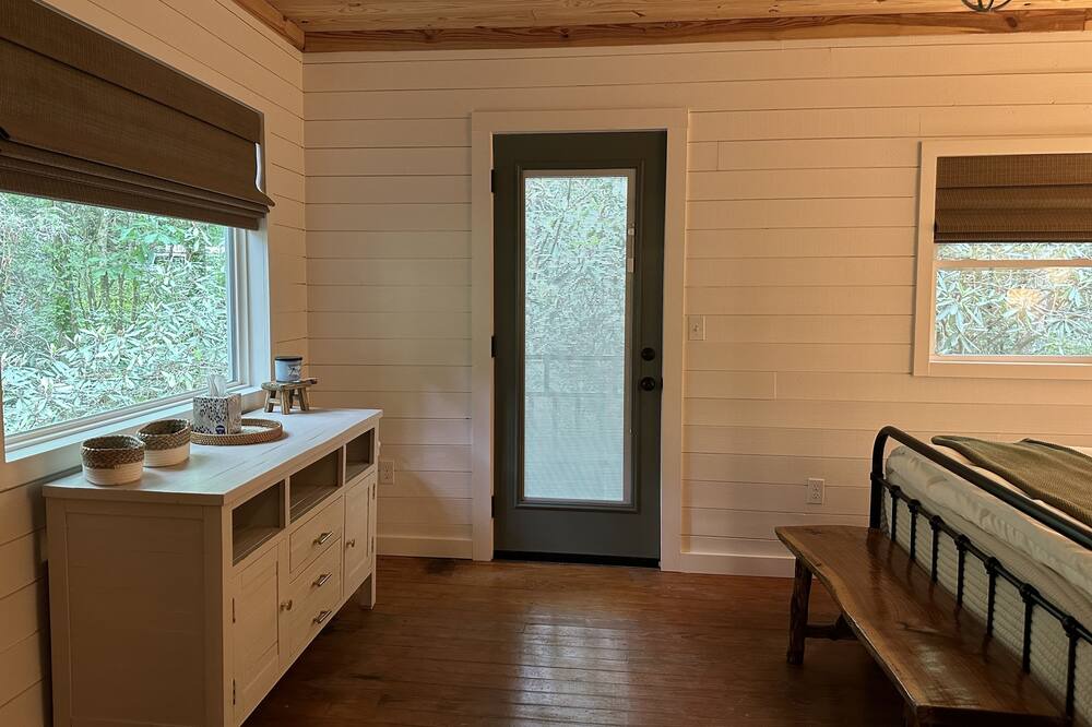 Photo of Bedroom in Rocky Bottom