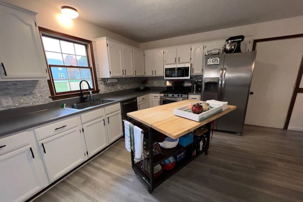 Photo of Kitchen in South Carolina Lakes & Blackwater Rivers