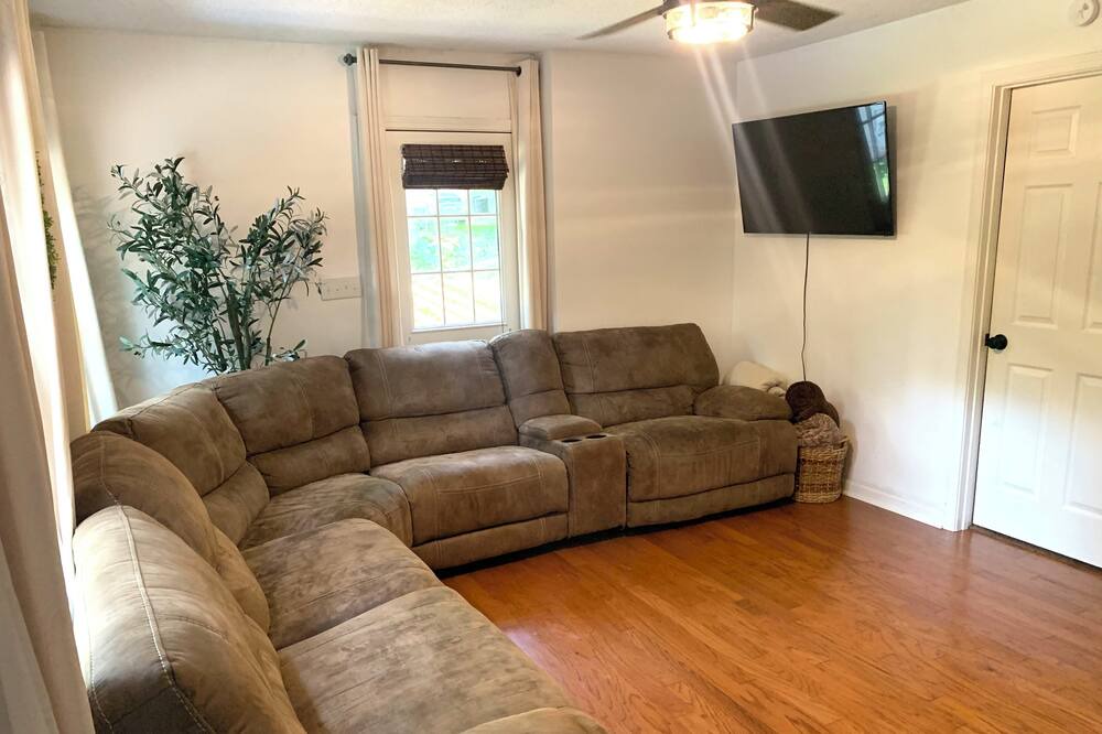 Photo of Livingroom in Watkinsville
