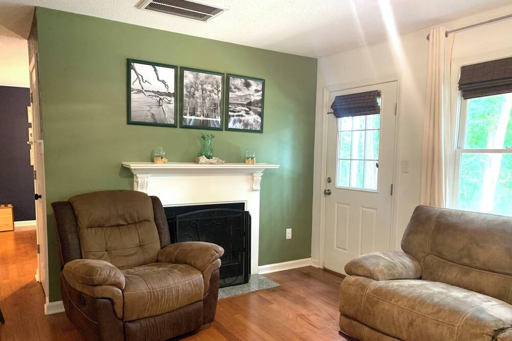 Photo of Livingroom in Watkinsville