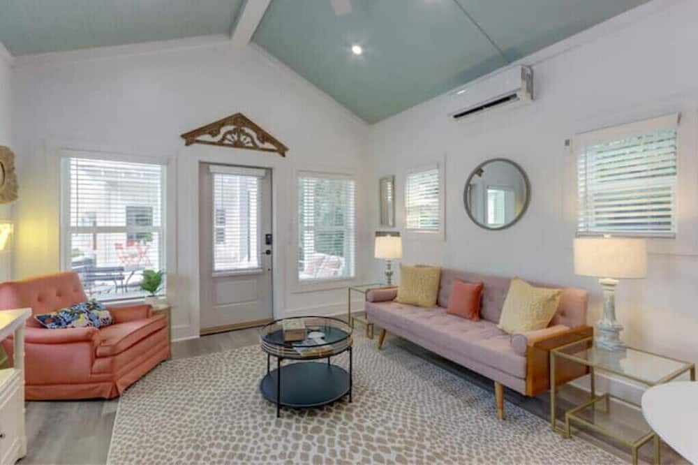 Photo of Livingroom in Thunderbolt