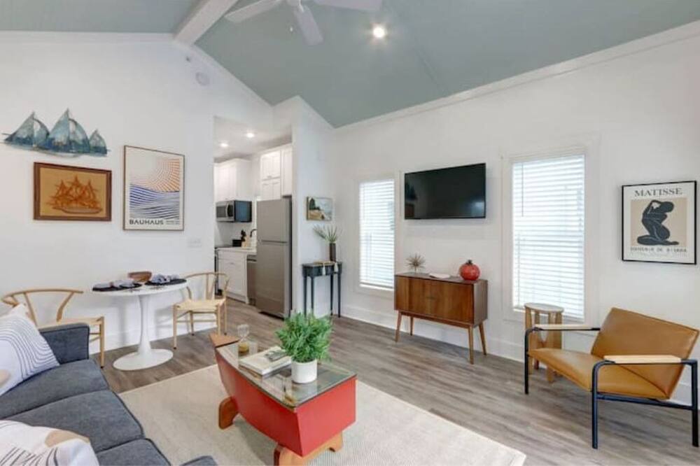 Photo of Livingroom in Thunderbolt