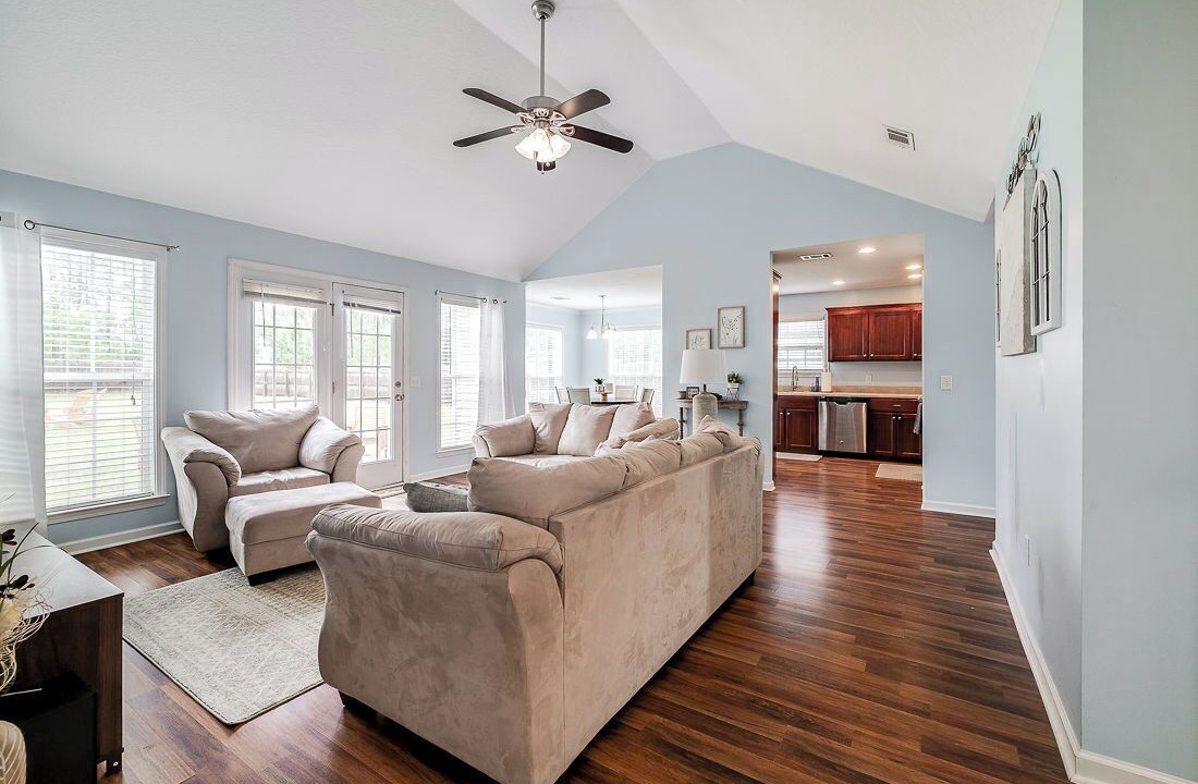 Photo of Livingroom in Eden