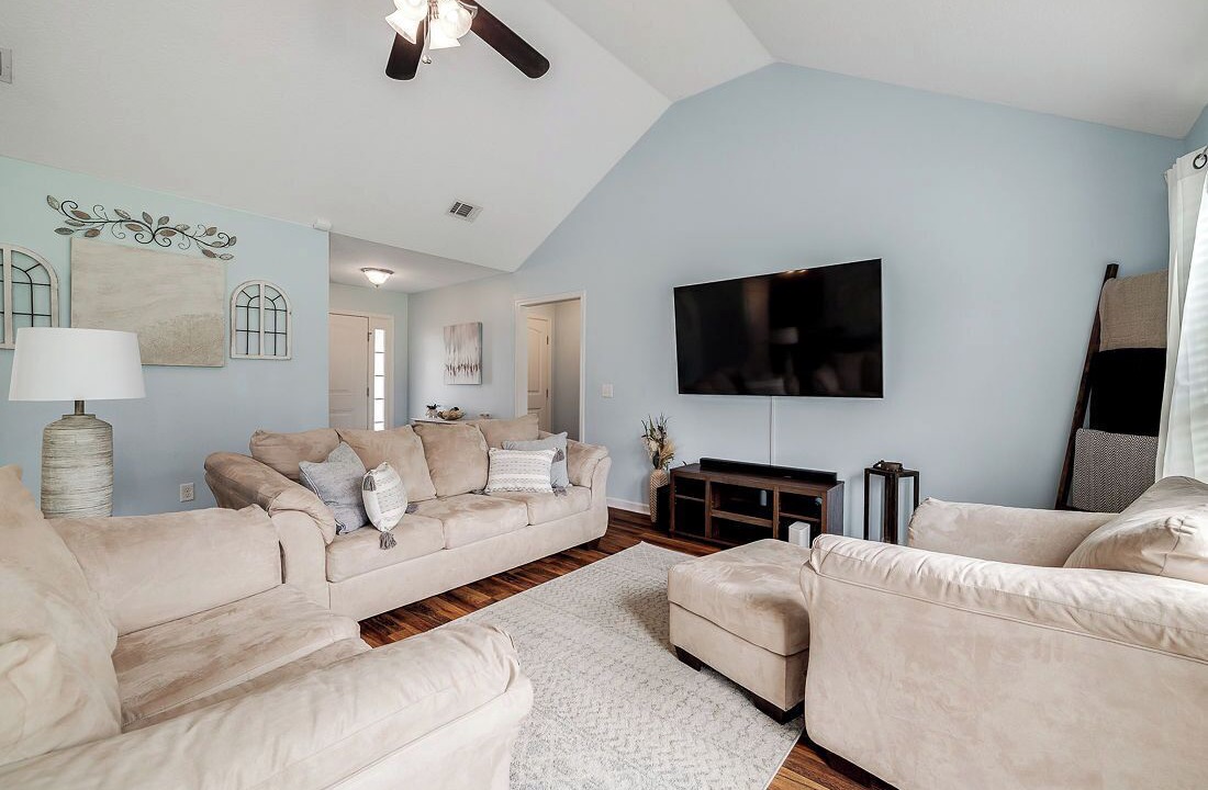 Photo of Livingroom in Eden