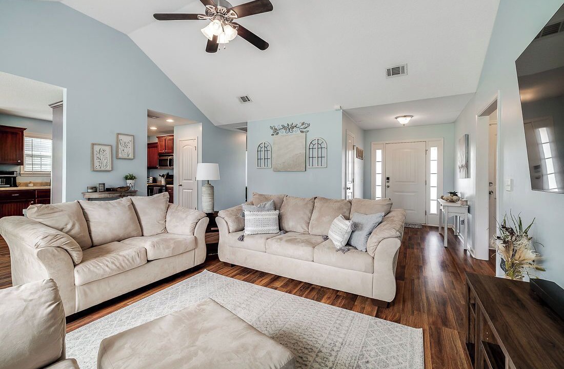 Photo of Livingroom in Eden
