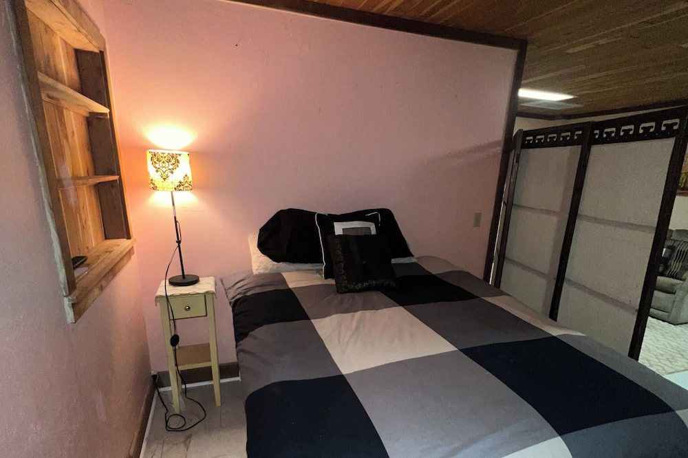 Photo of Bedroom in Jonesville