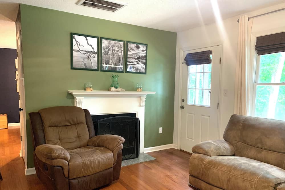 Photo of Livingroom in Watkinsville