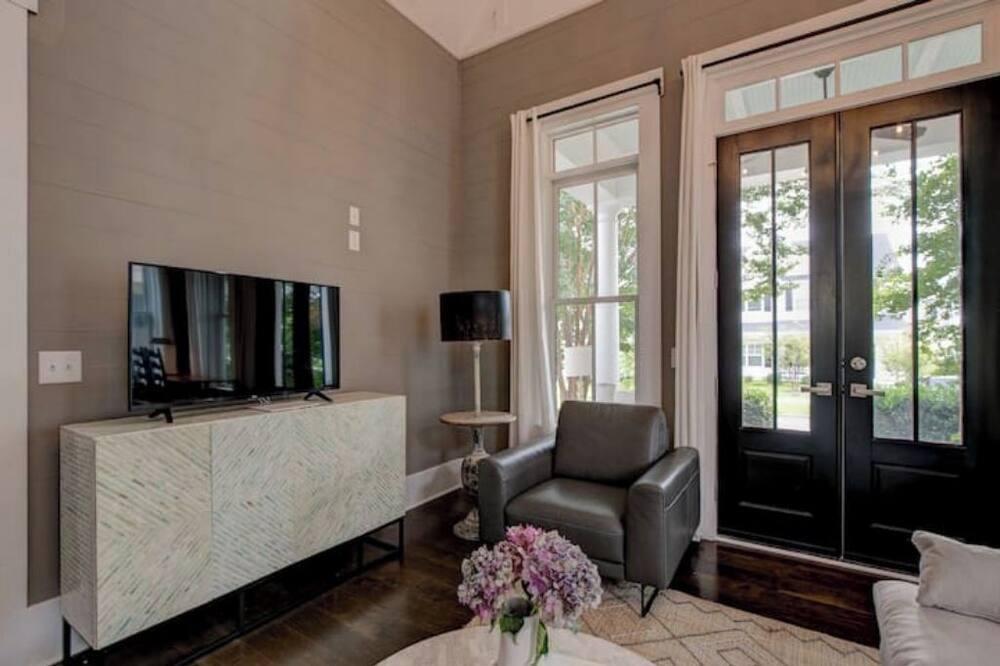 Photo of Livingroom in Lake Carolina