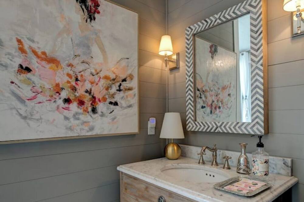 Photo of Bathroom in Lake Carolina