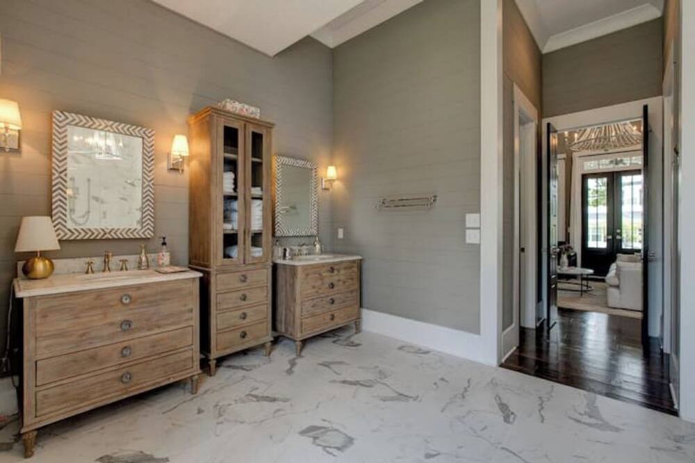 Photo of Bathroom in Lake Carolina