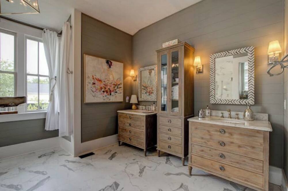 Photo of Bathroom in Lake Carolina