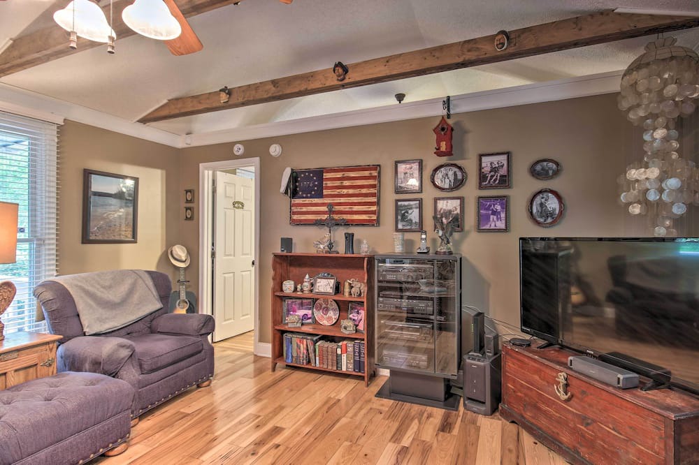 Photo of Bedroom in Lowndesville