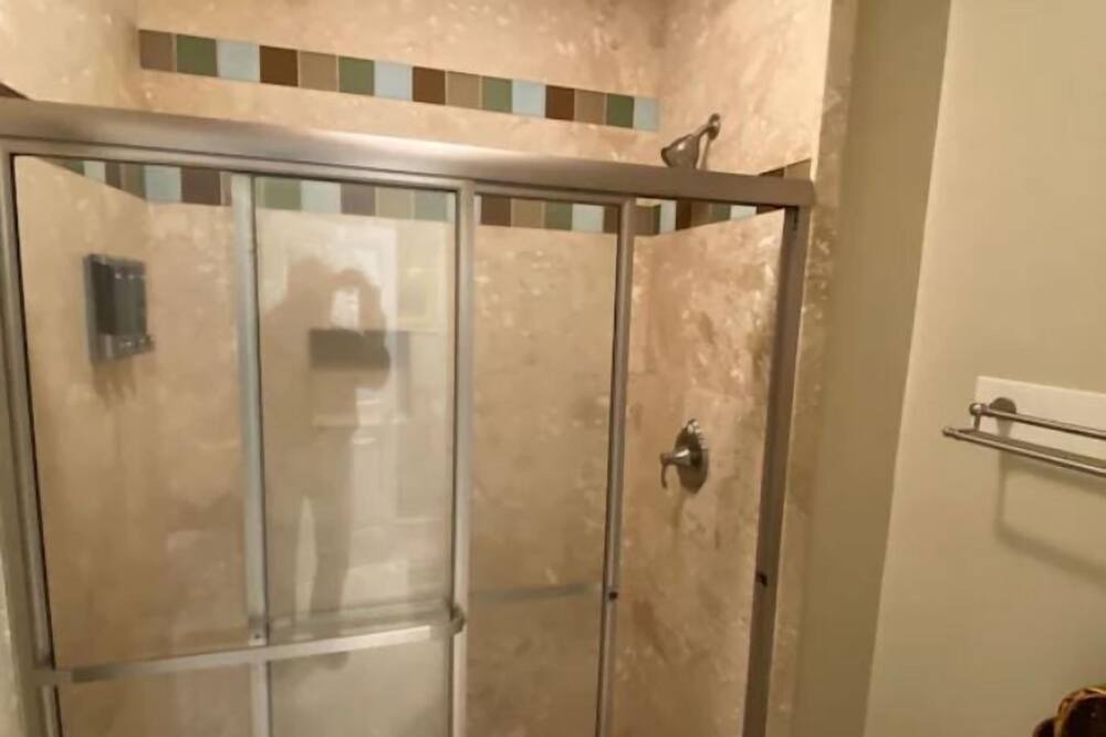 Photo of Bathroom in Melrose on the Beach