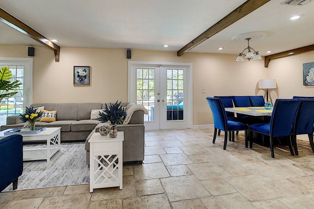 Photo of Livingroom in Kings Lake