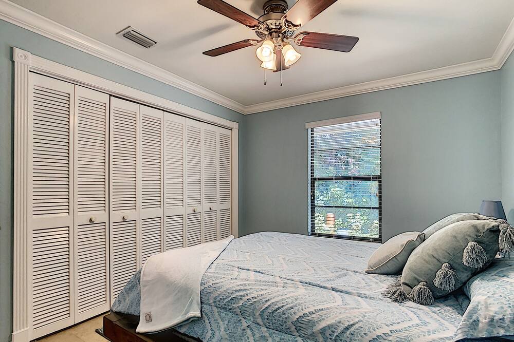 Photo of Bedroom in Kings Lake