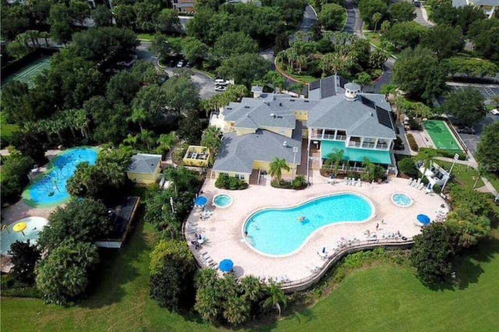 Photo of Outdoor in Hillcrest Estates