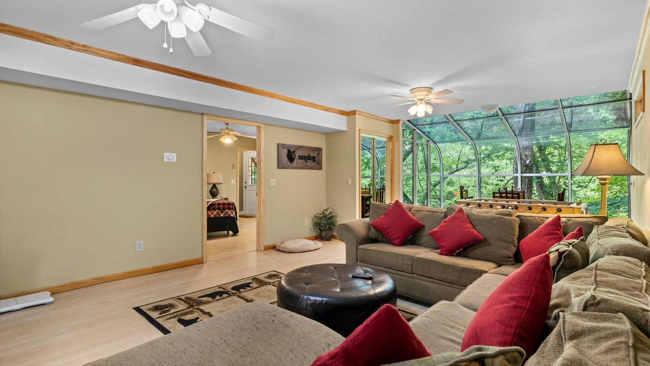Photo of Livingroom in Cullowhee