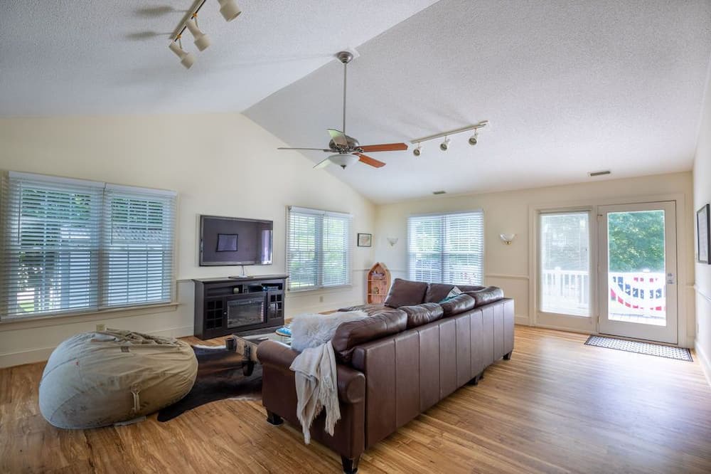 Photo of Livingroom in Norwood